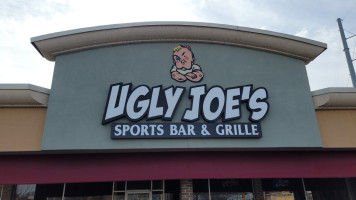 Ugly Joe's outside