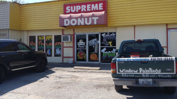 Donut Supreme outside