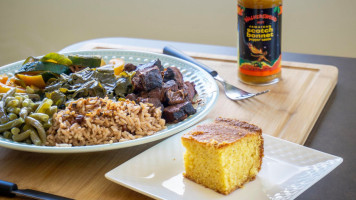 Kelly's Jamaican Foods food