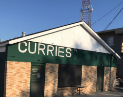 Currie's Beer Garden outside