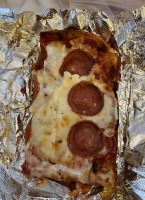 De Petrillo's Pizza Bakery food