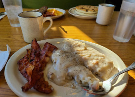 Tom Suzie's Diner outside