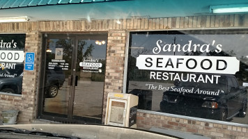 Sandra's Seafood outside