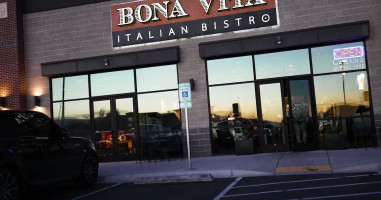 Bona Vita Italian Bistro outside