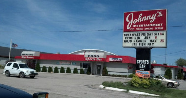 Johnny's Roadhouse outside