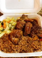 Ionie’s Caribbean Kitchen food