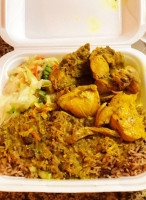 Ionie’s Caribbean Kitchen food