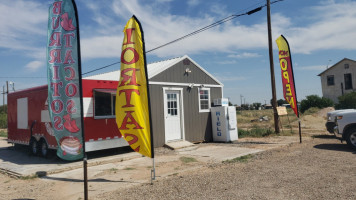 Mrs. Pena's Burritos outside