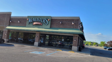 Mcalister's Deli outside