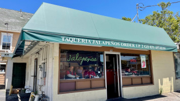 Taqueria Jalapenos outside