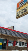 Valley Drive Inn outside