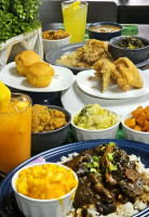 Willie B's Sisters Southern Cuisine food