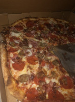 Brother's Pizza food