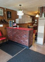 Louie's Pizza food