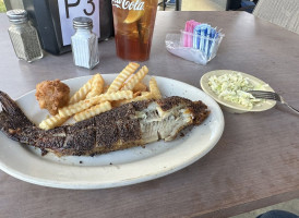 Pickwick Catfish Farm inside