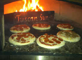 Tuscan Pizza Co food