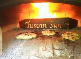 Tuscan Pizza Co food