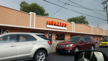 Soprano's Pizza outside