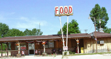 Fort Laramie American Grill outside