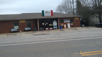 Carniceria Y Tienda La Mxcn outside