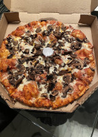 Round Table Pizza food