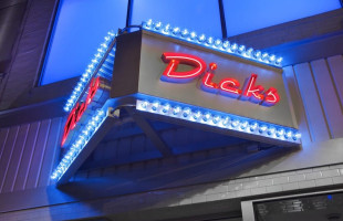 Dick's Pizza & Pleasure food