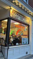 Roma Pizza outside