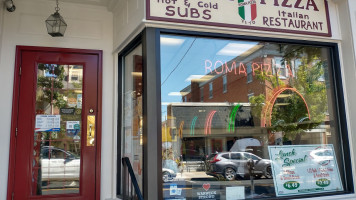 Roma Pizza food