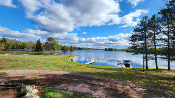 Pine Lake Lodge outside