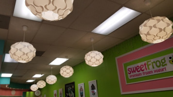 Sweetfrog inside