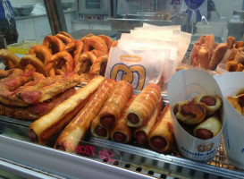 Auntie Anne's food