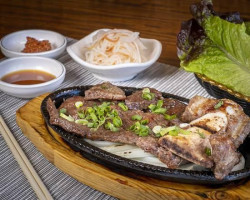 Kalbi House food