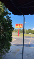 Ted's Hot Dogs outside