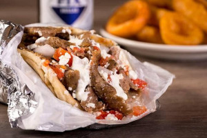 Papa Gyros food