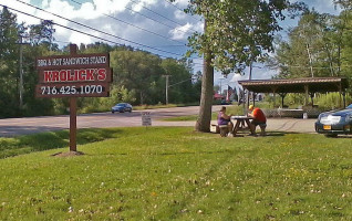 Krolick's Bbq food