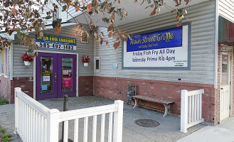 Main Street Grille inside