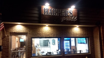 Harpers Grill inside