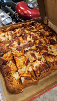 P T's Pizza food