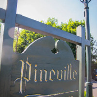 The Pineville Tavern outside