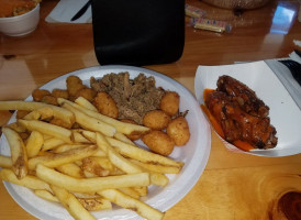 Denver Smokehouse Grill food