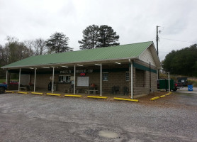 Paul's Drive Inn outside