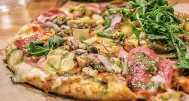 Blaze Pizza food