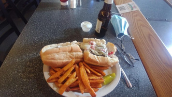 Geno's Lounge food