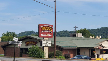 Hoss's Steak Sea House outside