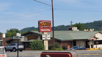 Hoss's Steak Sea House inside