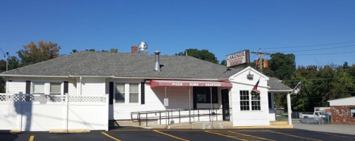 Lakeside Pizza Seafood outside