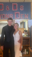 D D's Lyons Den food