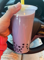 Black Pearl Bubble Tea outside