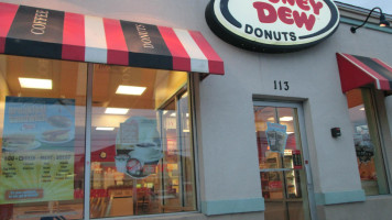 Honey Dew Donuts outside