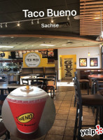 Taco Bueno inside